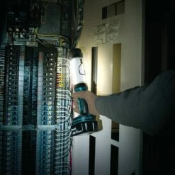 Makita DML806 18V LXT Lithium-Ion Cordless L.E.D. Lantern/Flashlight Tool -Deals Makita Tools Store 71dWg95GY7L. AC SL1000