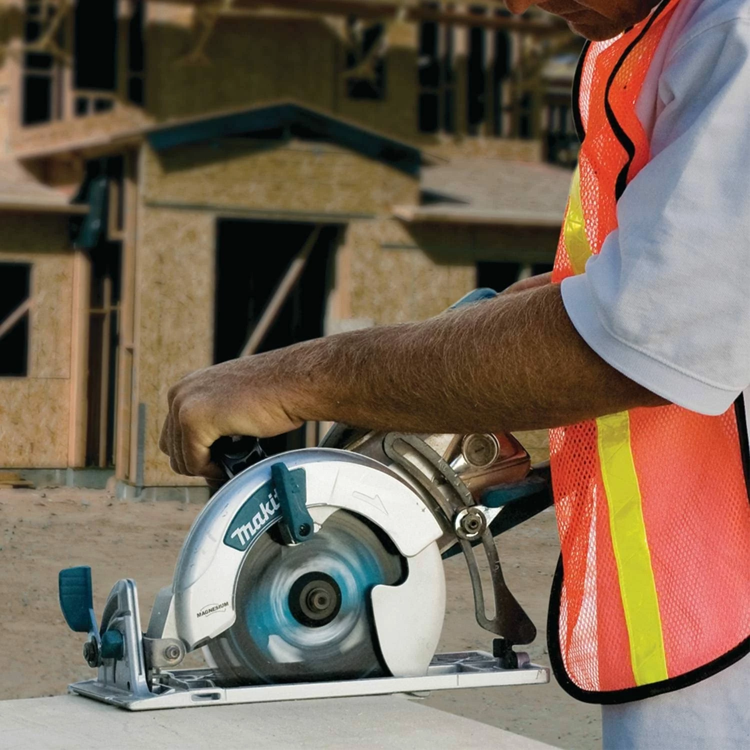 Makita 5377MG 7-1/4" Magnesium Hypoid Saw 5 Makita 5377MG 7-1/4" Magnesium Hypoid Saw - Image 5