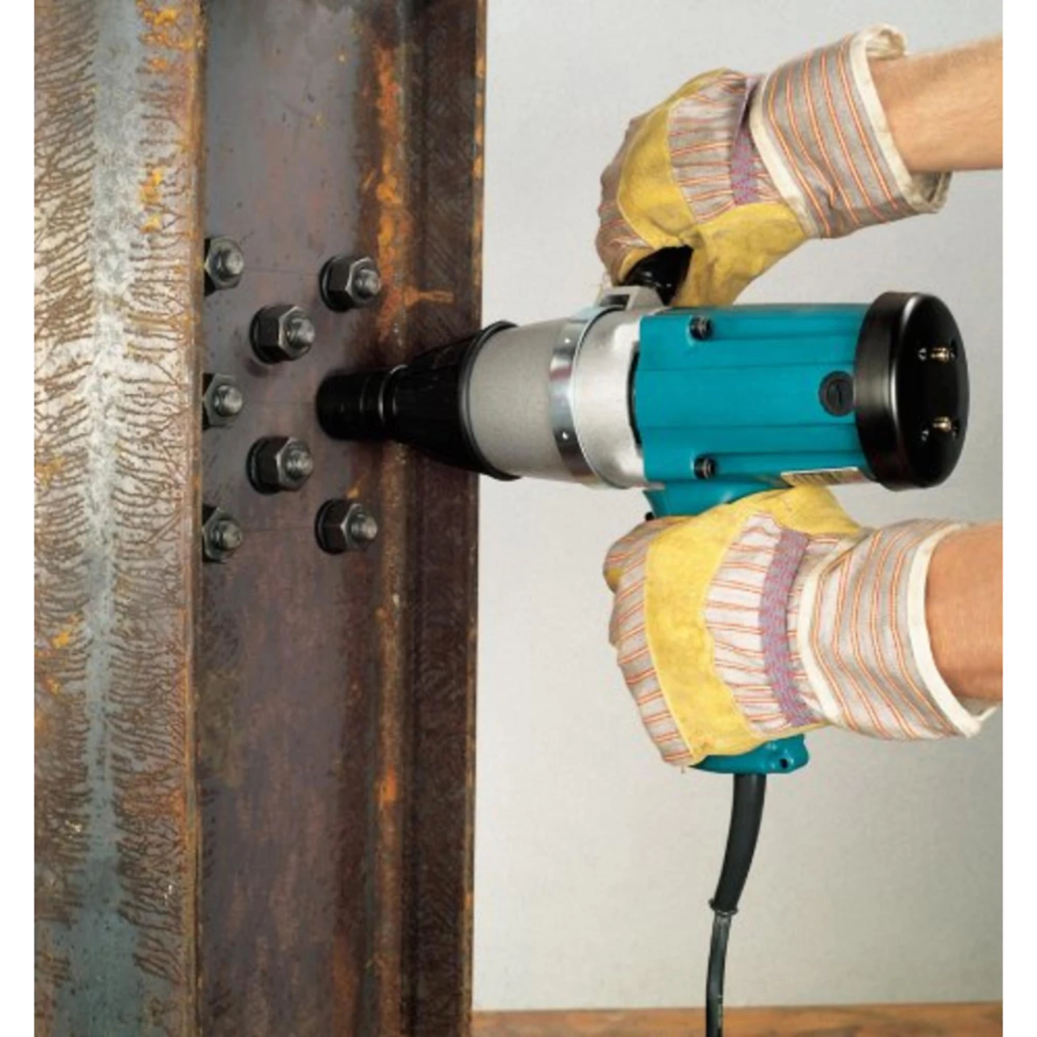 Makita 6906 1700RPM 3/4" Square Drive Impact Wrench With Steel Case 4 Makita 6906 1700RPM 3/4" Square Drive Impact Wrench With Steel Case - Image 4