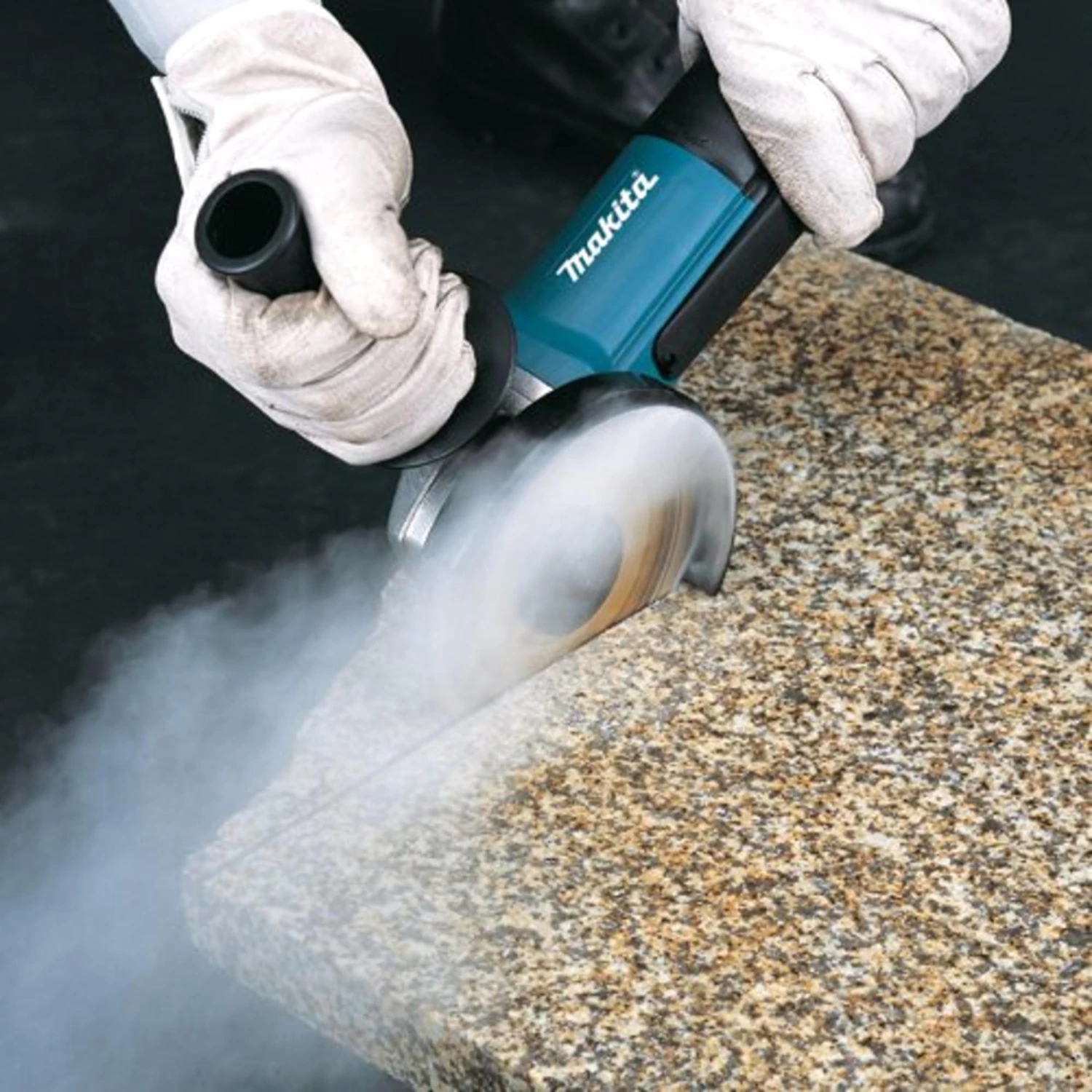 Makita 5" 7.5A Paddle Switch Angle Grinder with AC/DC Switch 2 Makita 5" 7.5A Paddle Switch Angle Grinder with AC/DC Switch - Image 2